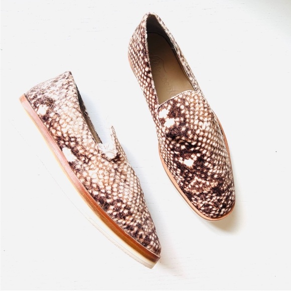 FREE PEOPLE Shoes 10 Snake Eyes Brown and White Velvet Platform Loafer 41 EU - Picture 2 of 12